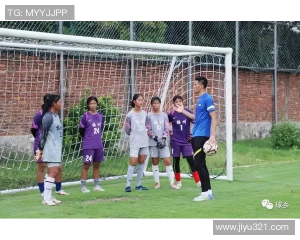 李伟的足球人生深度对话：从青涩少年到职业球员的成长之路